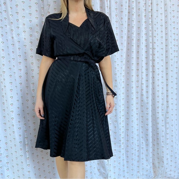 Dresses & Skirts - Vintage fit and flare dress 40s/50s